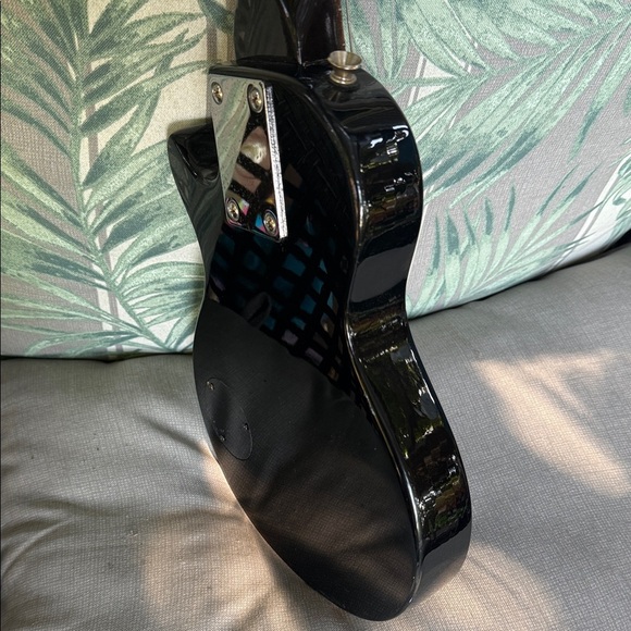 Les Paul Peewee Epiphone Electric Guitar in Black and Yellow - Picture 6 of 12